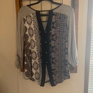 Maurice’s Gray and Black Patterned Women's Top Size M